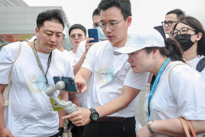 “电”亮零碳未来--保时捷中区“驭境计划”零碳行动南京站正式启动